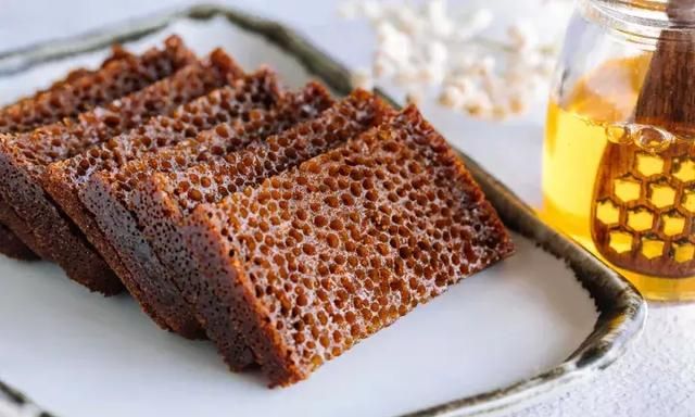 每个气孔都透着你爱它的理由，做法超简单的神奇“蜂巢蛋糕”