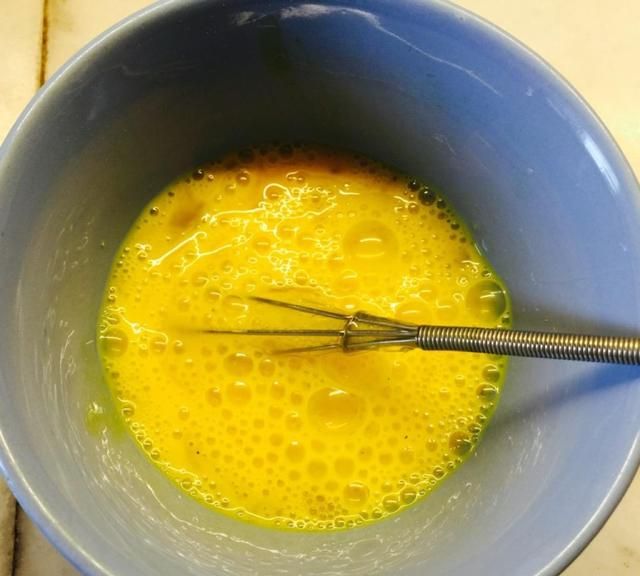 煮出来的丝瓜汤比较黑，用这个方法，简单营养有食欲
