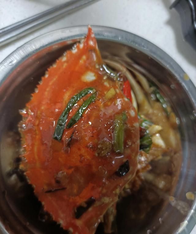 懒人版葱姜炒梭子蟹，第一次炒蟹竟然这么美味，好吃到汁都不剩