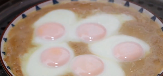 最近很火的牛奶蒸鸡蛋，饭店卖48一盘，在家成本不到5元，真解馋