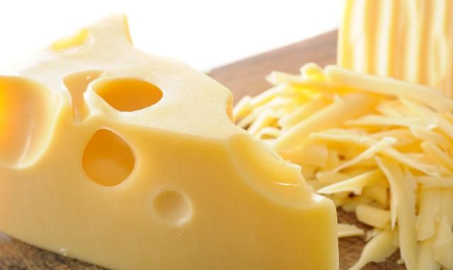 迷糊了这么多年，终于知道芝士、奶酪、奶油、黄油有啥区别了