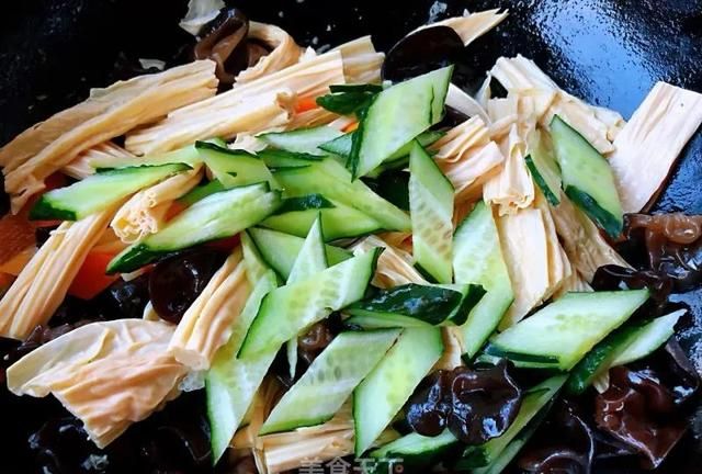 腐竹竟然有这么多美味的做法！简单易学，豆香味浓，好吃的赞不绝口
