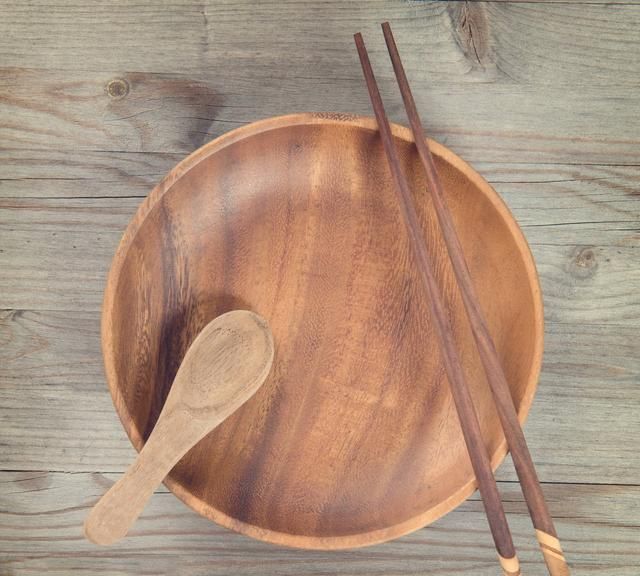 筷子到底需不需要三个月更换一次？哪种筷子最健康？