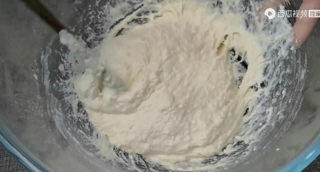 电饼铛做凉皮的正确做法，详细步骤讲解，教你3个小技巧，太香了