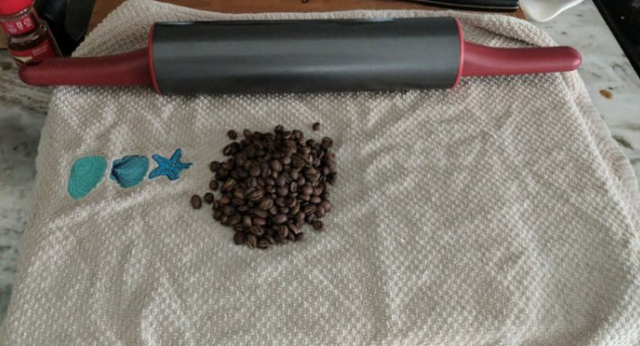 没磨豆机的时候怎么磨咖啡豆？