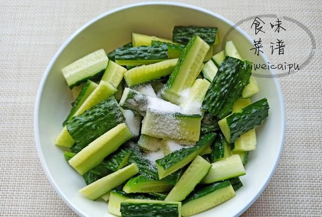 夏季必吃的“腌黄瓜”，一次性腌10斤，又脆又好吃，开胃消食下饭