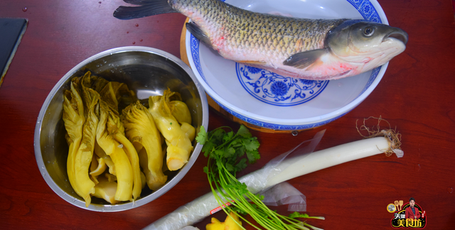 酸菜鱼讲解最详细的家庭做法，汤白肉嫩做法讲究，一大盘不够吃