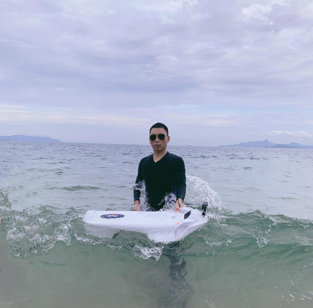 「水平面」智能电动冲浪板——旱鸭子的游泳神器