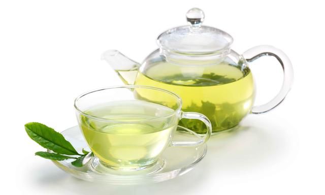 喝茶对健康究竟有何益处？红茶好还是绿茶好？如何选择？一文说请