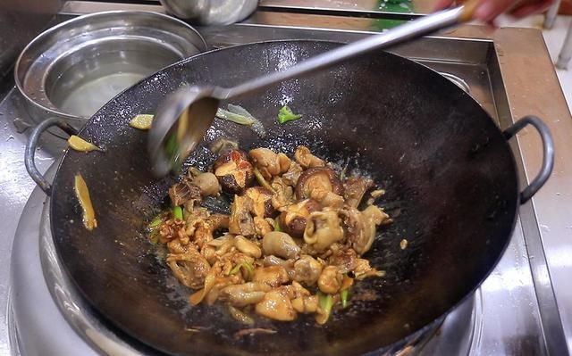 超简单的5种香菇做法，除了香还是香，以后别总香菇炒芹菜了