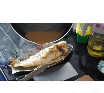 红烧鲈鱼的做法