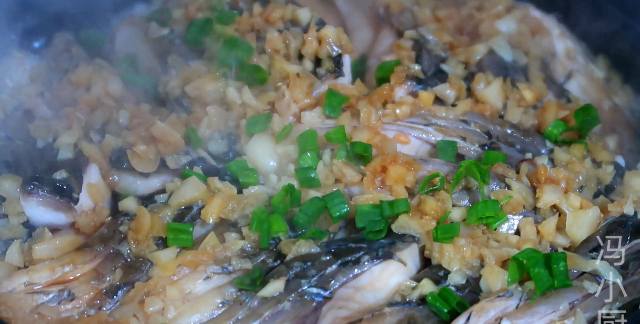 草鱼一个最好吃的做法，加入豆腐白菜，出锅连汤汁都不剩