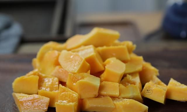 冬日美味木瓜炖排骨，做法简单，营养丰富，全家都喜欢