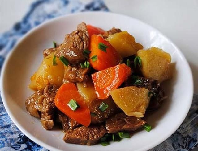 牛肉炖土豆的16种做法，牛肉软烂咸香土豆软糯，家里人人都爱吃