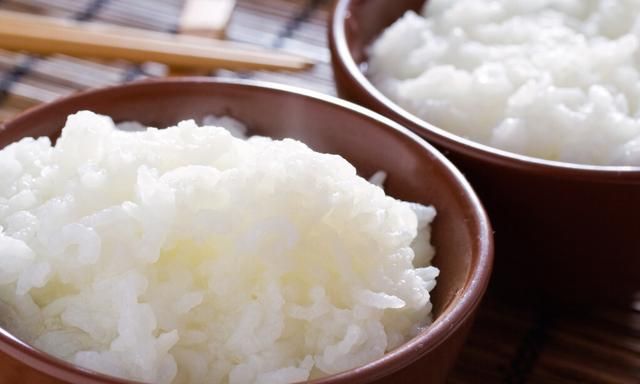 米饭蒸多长时间？要加多少水？怎么蒸香糯好吃？一文读懂，很实用