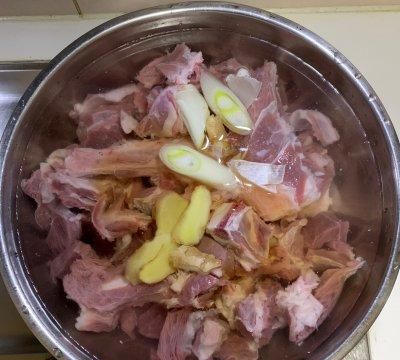 这么做清炖萝卜羊肉汤营养又下饭，邻居都能闻到香