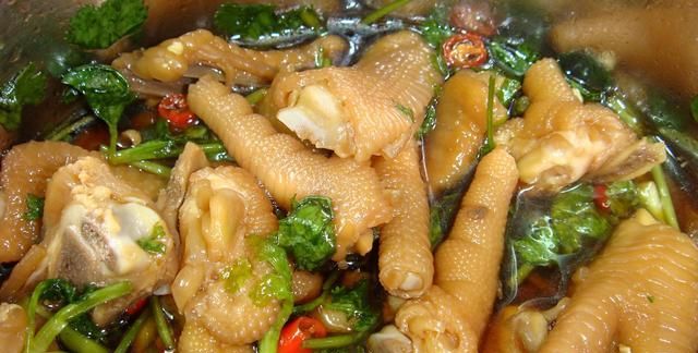 16种鸡爪子的做法，连汤汁都要拌米饭吃光，好吃超乎你的想象