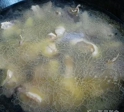 酸萝卜老鸭汤的做法