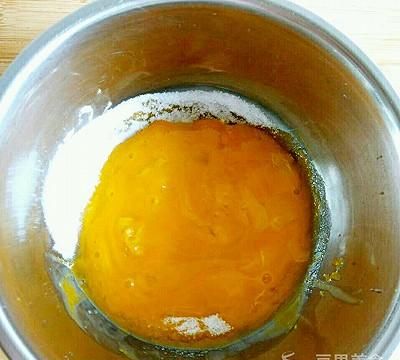 电饭锅版蛋糕的做法