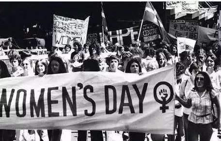 20世纪初女权主义者抗议罢工游行示威