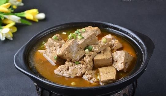 「创新菜」老汤豆腐，用老鸡汤慢煨的豆腐，口感软糯入味鲜醇