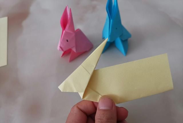 手工折纸兔子怎么折(手工折纸兔子手指套)图9